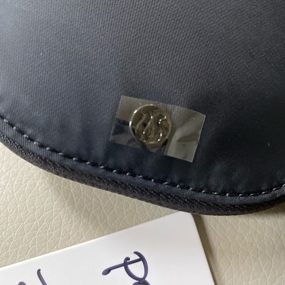 Lululemon Dual Pouch Wristlet (3-in-1) - Picture 5 of 9